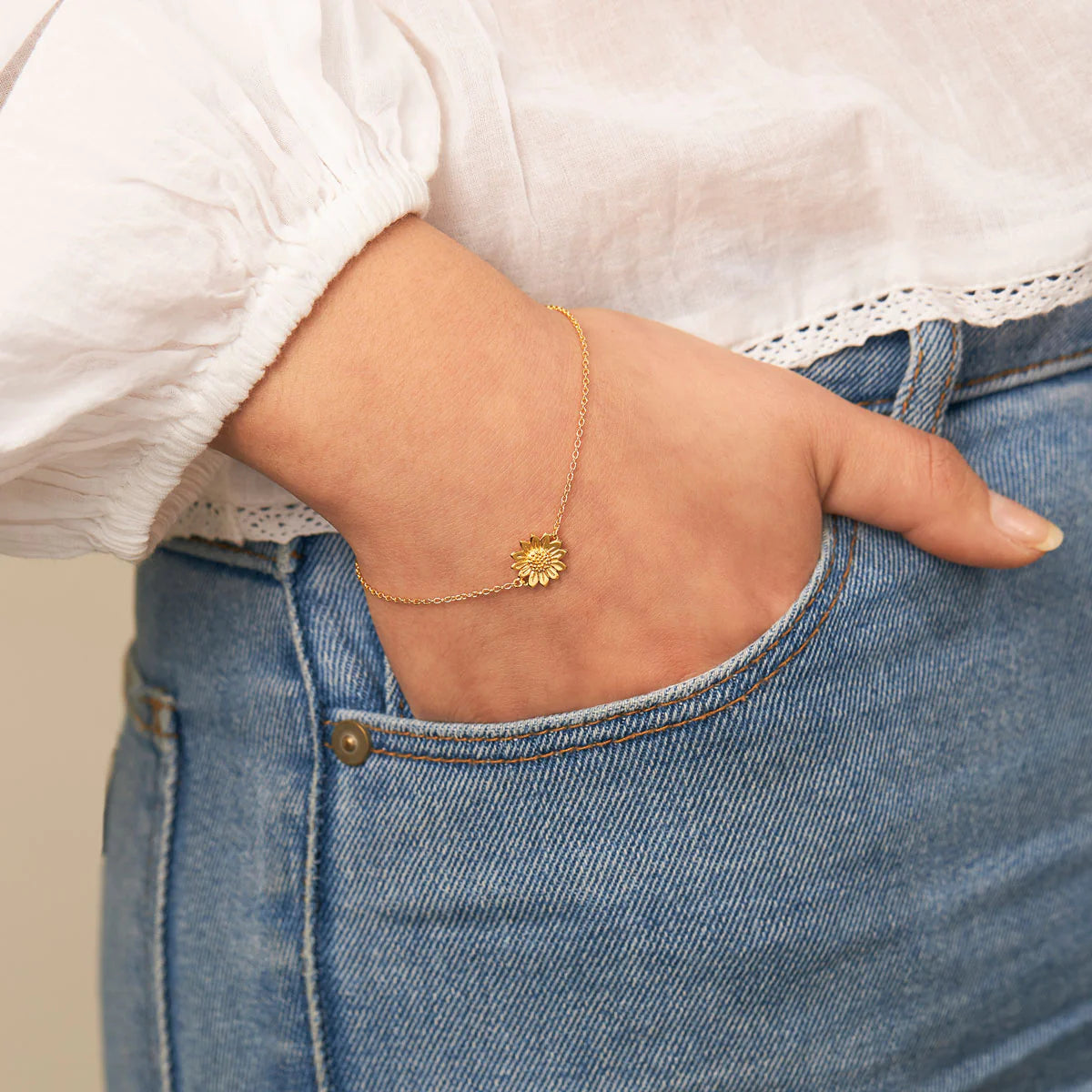 Blossoming Sunflower Bracelet Gold